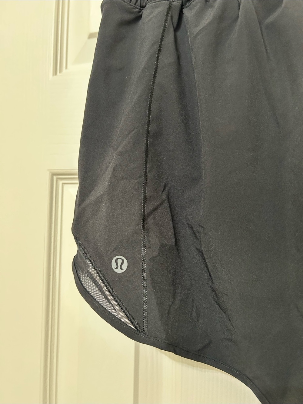 lululemon athletica Black Hotty Hot High-Rise Lined Short 4" - Picture 5 of 7